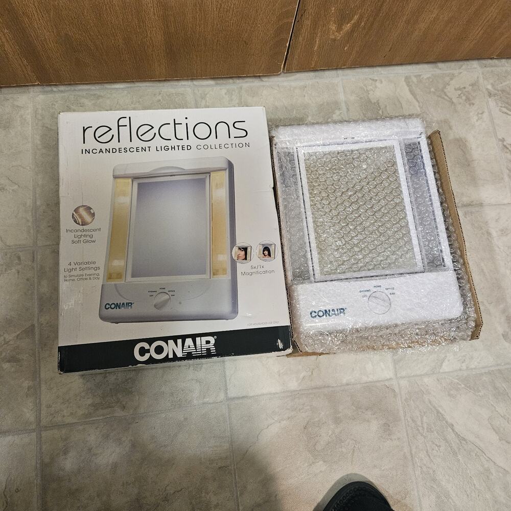 Conair Reflections Lighted Makeup Mirror 4 Settings 5x 1x Magnification TM8LX